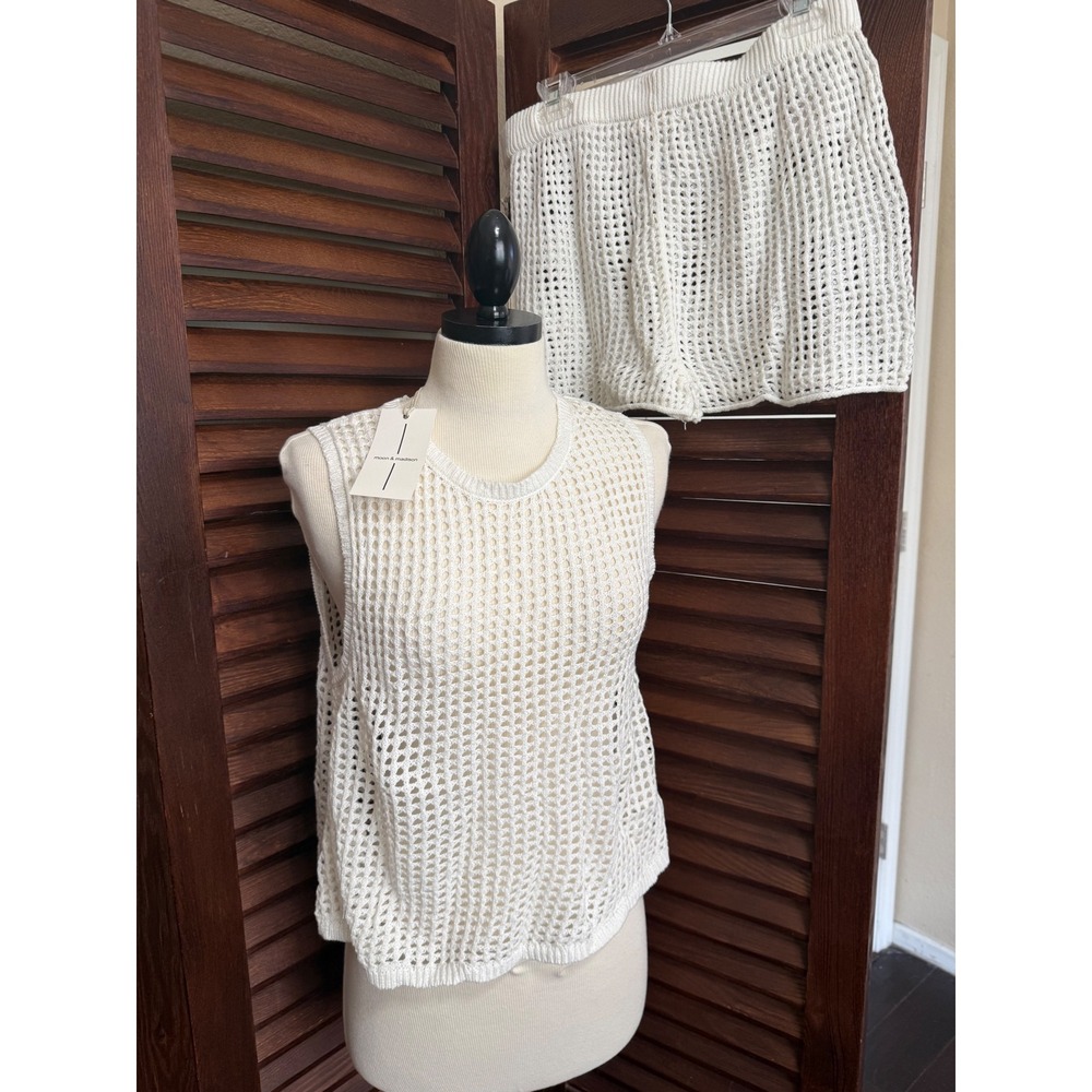 Moon & Madison Womens White Crochet Knit 2 Piece Set Tank and Shorts L NWT